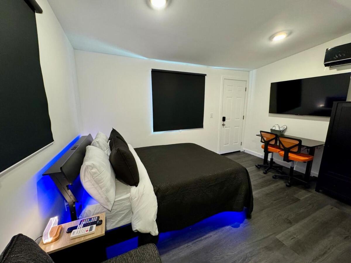 Your Downtown Cozy Studio With Backyard Unit C Phoenix Exteriör bild