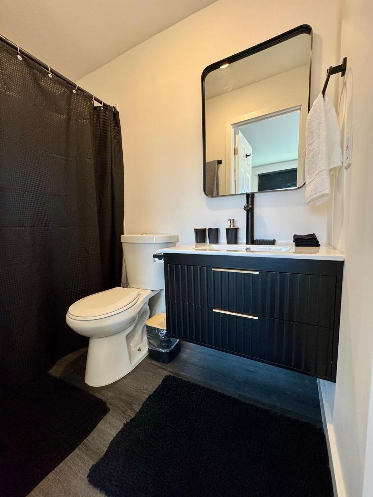 Your Downtown Cozy Studio With Backyard Unit C Phoenix Exteriör bild
